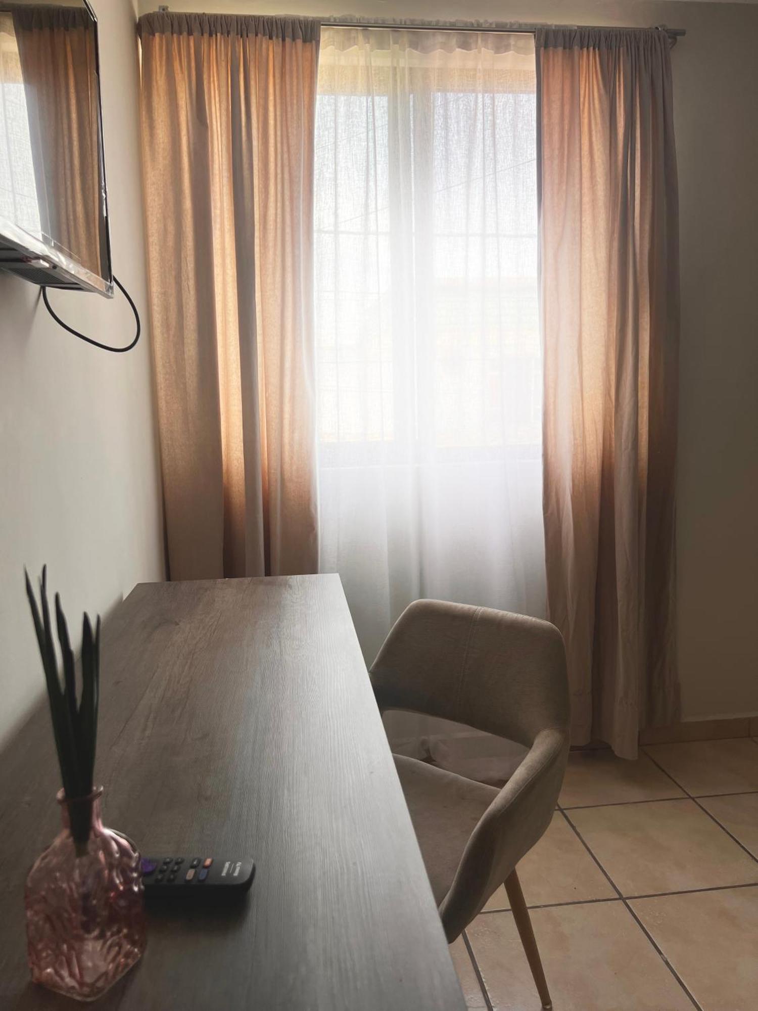 Suites Ciento 37 León Buitenkant foto