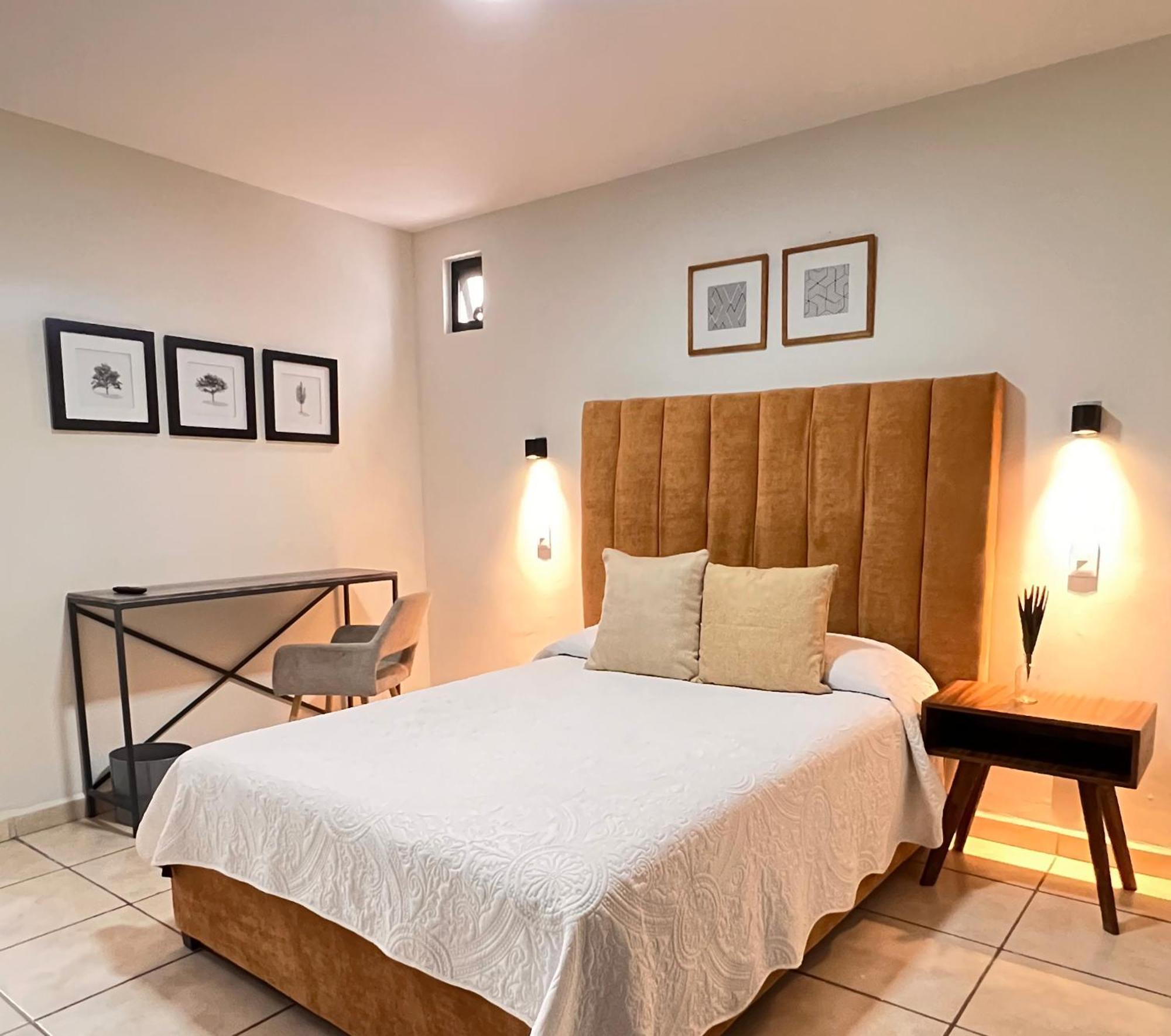 Suites Ciento 37 León Buitenkant foto