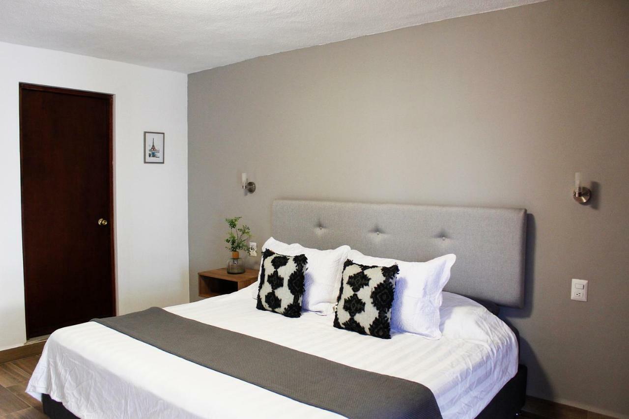 Suites Ciento 37 León Buitenkant foto