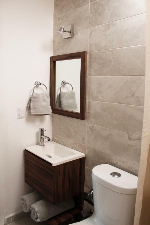 Suites Ciento 37 León Buitenkant foto