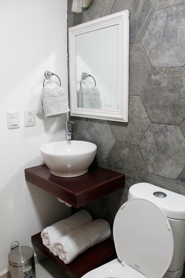 Suites Ciento 37 León Buitenkant foto